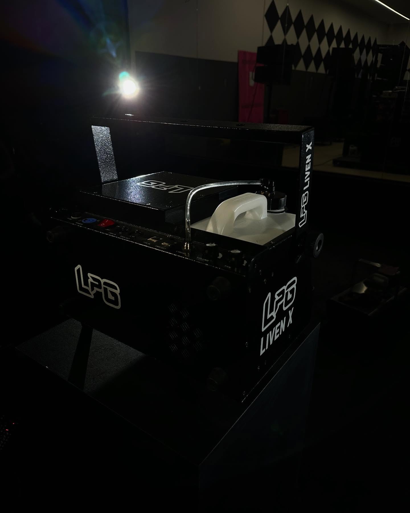 Máquina de Hazer Liven X 1800W